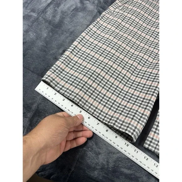 Lululemon Shorts Men's Plaid Short Golf Fishing Preppy athletic Size 38 - Picture 9 of 13